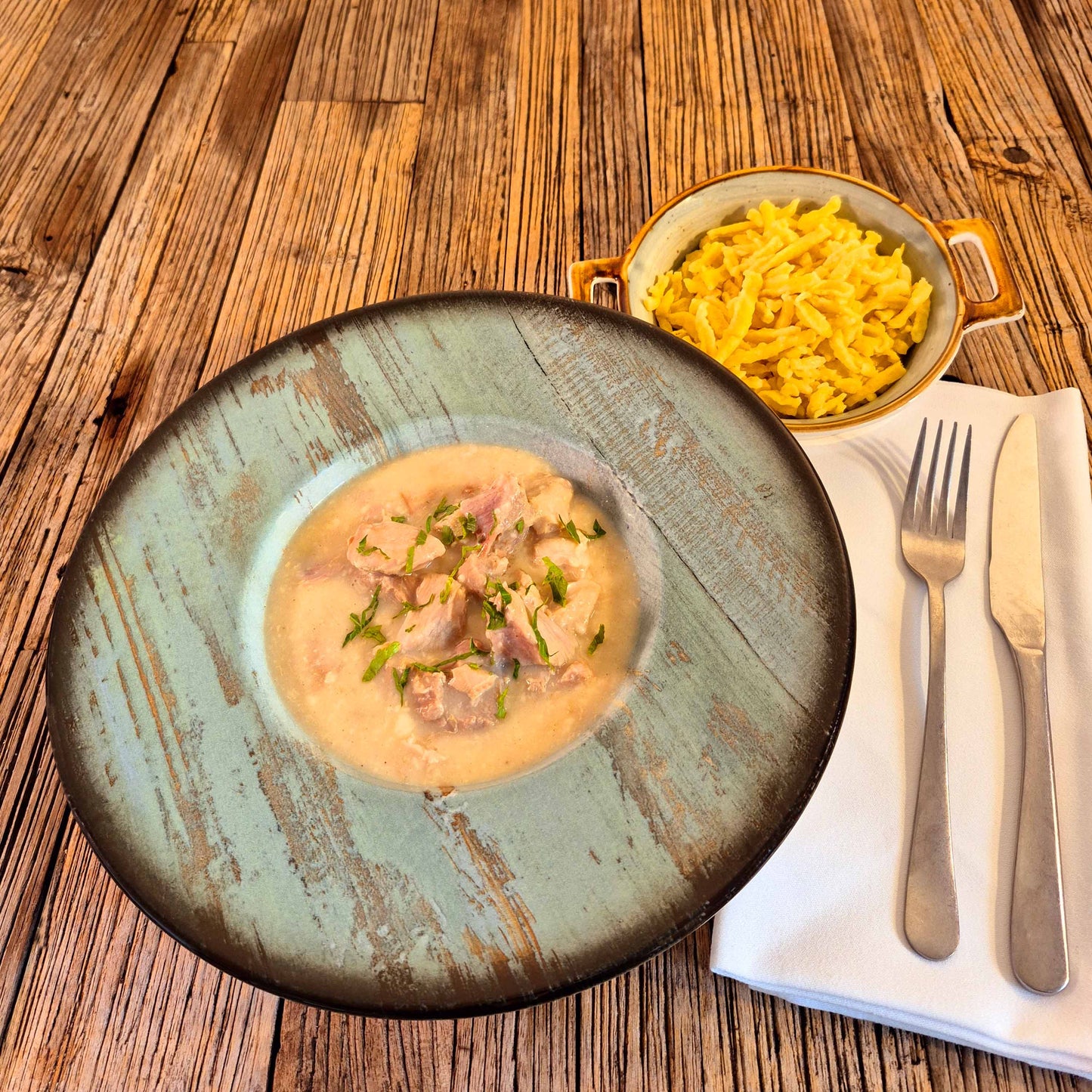 Eingemachtes Kalbfleisch